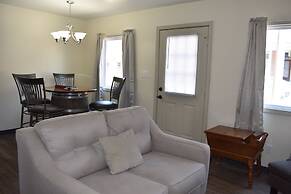 Hermann Crown Suites