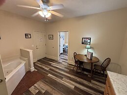 Hermann Crown Suites