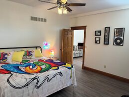Hermann Crown Suites