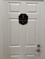Hermann Crown Suites