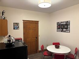Hermann Crown Suites