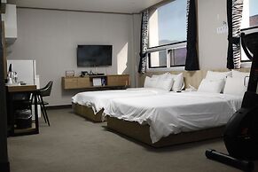 Gukje Business Hotel