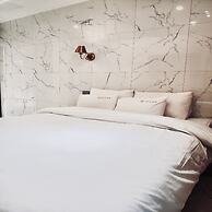 Gukje Business Hotel