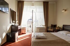 Solo Admiralteyskaya