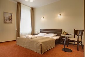 Solo Admiralteyskaya