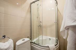 Solo Panorama Palace Square