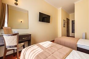 Solo Panorama Palace Square