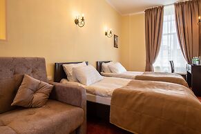 Solo Panorama Palace Square