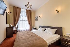 Solo Panorama Palace Square