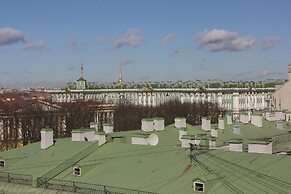 Solo Panorama Palace Square