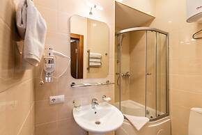 Solo Panorama Palace Square