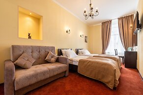 Solo Panorama Palace Square