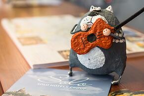 Solo Panorama Palace Square