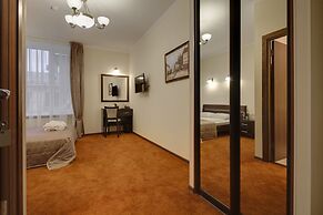 Solo Panorama Palace Square