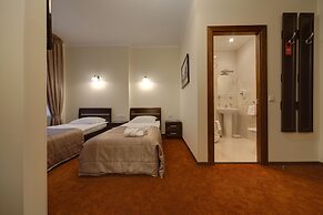 Solo Panorama Palace Square