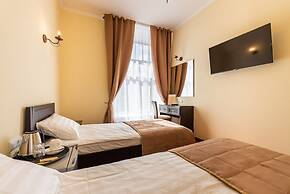 Solo Panorama Palace Square