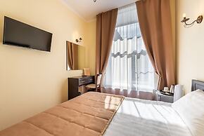 Solo Panorama Palace Square