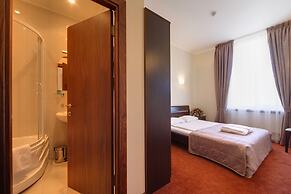 Solo Panorama Palace Square