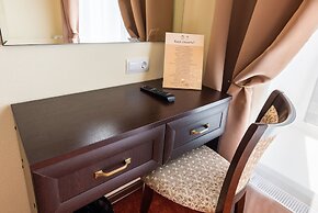 Solo Panorama Palace Square