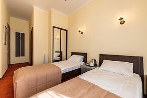 Solo Panorama Palace Square