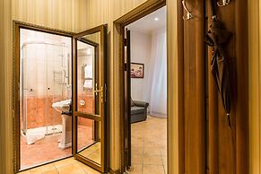 Solo Panorama Palace Square