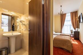 Solo Panorama Palace Square