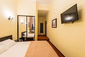 Solo Panorama Palace Square