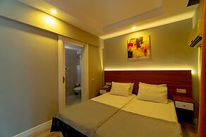 Joker Side Hill Suite Hotel