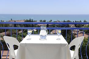 Joker Side Hill Suite Hotel