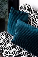 Daydream Luxury Suites