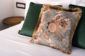 Daydream Luxury Suites