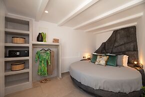 Daydream Luxury Suites