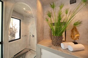 Daydream Luxury Suites