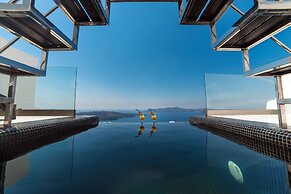 Daydream Luxury Suites