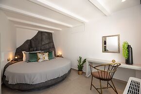 Daydream Luxury Suites