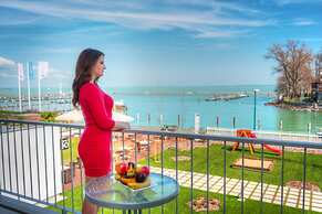 Hotel Yacht Wellness & Business