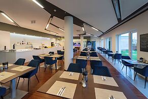 Hotel Yacht Wellness & Business