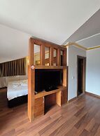 Dinara Hotel