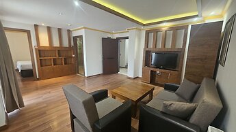 Dinara Hotel