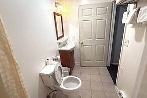 At 9 Motel Near Freehold I-195