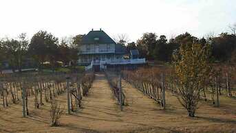 Indian Creek Village Winery