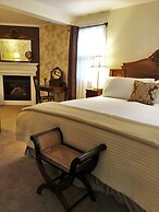 Ivy Manor Inn Village Center
