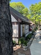 Ivy Manor Inn Village Center