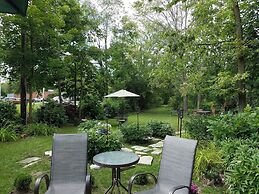 Lilly Pad Boerners Guest house