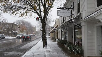 Lilly Pad Boerners Guest house