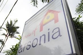 House of Arsonia Flamboyant