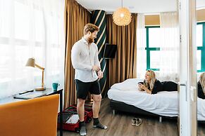 The Hague Teleport Hotel