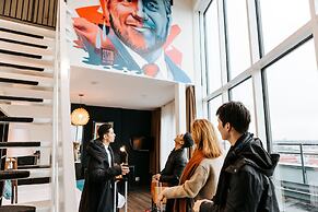 The Hague Teleport Hotel