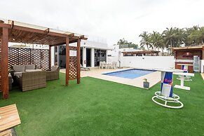 Tills Beach Hotel