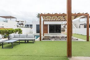 Tills Beach Hotel